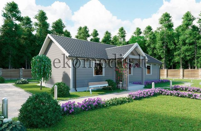 Visualisering av grått enetasjes trehus med saltak og inngangsparti i hage med blomsterbed og skog bak